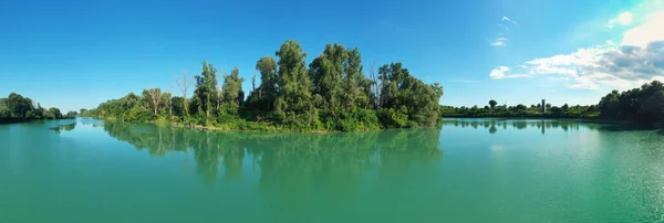Piave Nehri Açık Mavi Gökyüzü Doğal Panoramik Manzarada — Stok fotoğraf