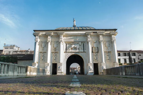 Porta San Tommaso Utcán Treviso Város Velence Veneto Olaszország Jogdíjmentes Stock Képek