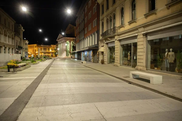 Kathedraal Kerk Van San Don Piave Fronton Avonds Verlicht Tijdens — Stockfoto