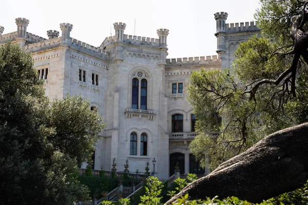 Miramare Slott Vid Trieste Point Till Intresse Och Turist Besök — Stockfoto