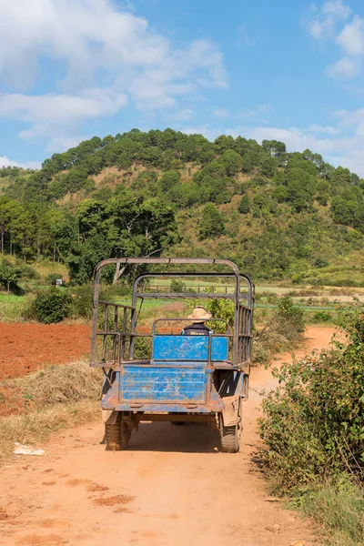 Inle Lake Myanmar November 2018 Vertikales Bild Eines Kleinen Transportmittels — Stockfoto