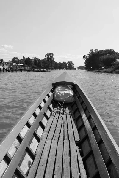 Vue Verticale Depuis Bateau Beau Village Dans Lac Inle Myanmar — Photo