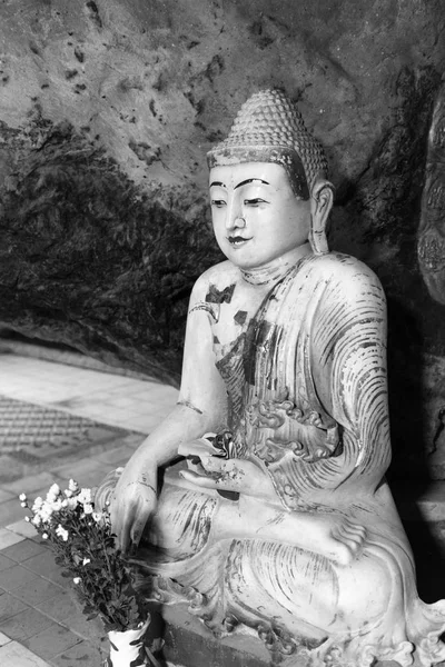 Schwarz Weiß Bild Einer Buddha Statue Die Meditationsposition Der Kaw — Stockfoto