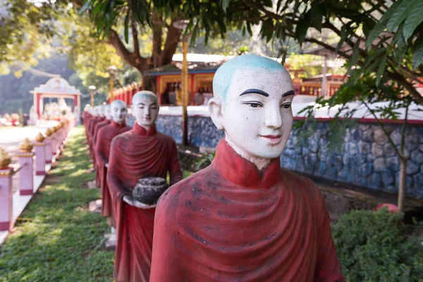 Hpa Myanmar November 2018 Horizontal Picture Many Aligned Monks Statues — Stock Photo, Image