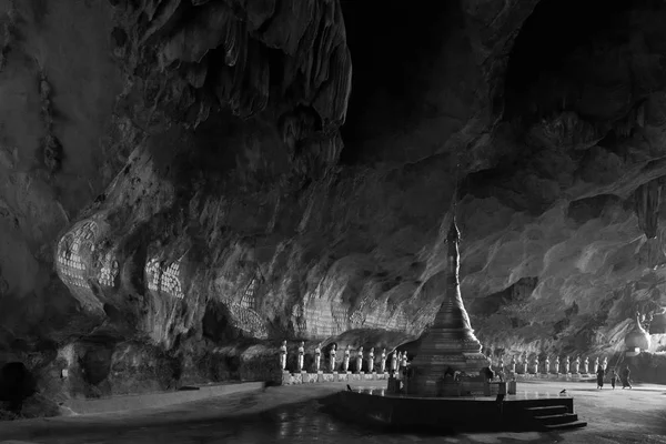 Hpa Myanmar Listopad 2018 Černobílý Obraz Interiéru Sadan Cave Velkou — Stock fotografie
