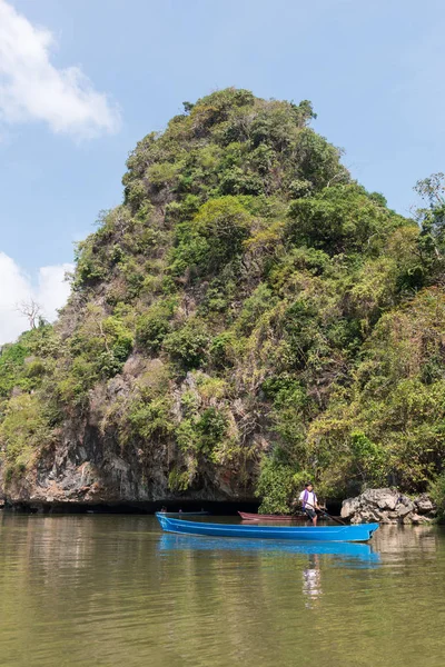 Hpa Myanmar Listopad 2018 Vertikální Obrázek Místního Mladého Muže Plachtění — Stock fotografie