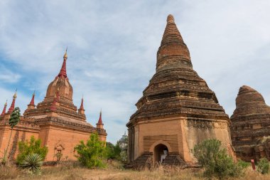 Eski Budist pagodageniş açılı resim, Bagan arkeoloji parkıönemli bir dönüm noktası, Myanmar