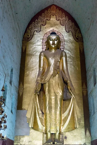 Bagan Myanmar Dezember 2018 Vertikales Bild Einer Riesigen Buddha Statue — Stockfoto