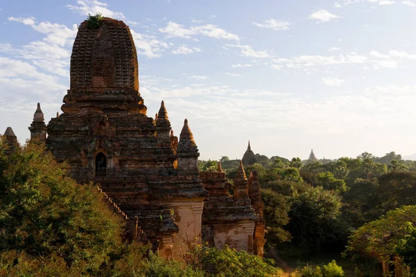 Horizontal Picture Huge Old Buddhist Pagoda Located Archeological Park Bagan — Stock Photo, Image