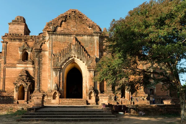 Široký Pohled Vchod Obrovské Architektury Dhammayan Gyi Temple Orientační Bod — Stock fotografie