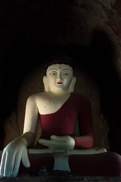 Bagan Myanmar Décembre 2018 Image Verticale Une Belle Statue Bouddha — Photo