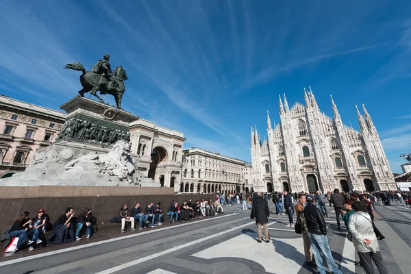 Milán Italia Marzo 2018 Imagen Gran Angular Plaza Llena Duomo — Foto de Stock