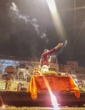 Akşam dua ve anne ganga nehri ve doğa için bağlılık