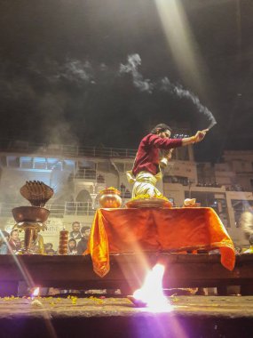 Akşam dua ve anne ganga nehri ve doğa için bağlılık