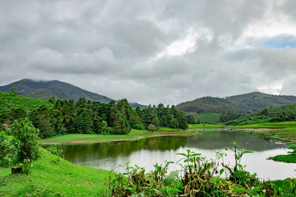 Lago Prístino Con Reflejo Agua Montaña Imagen Mañana Toma Sur — Foto de Stock