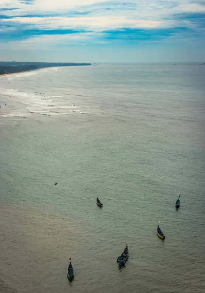 Strand Isoliert Mit Fischerbooten Luftaufnahmen Mit Dramatischem Himmelsbild Ist Bei — Stockfoto