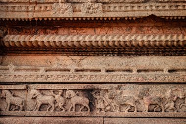 Vithala Tapınağı iç hampi antik taş sanat harap benzersiz açı görüntü hampi karnataka Hindistan 'da çekilmiştir. Hampi 'deki en etkileyici yapı zengin mimarinin muhteşem bir örneğidir..