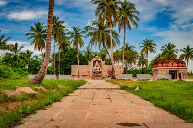 narasimha lakshmi tapınağı hampi antika taş sanat eşsiz açı görüntü hampi karnataka Hindistan 'da çekilmiştir. Bu tapınak Hampi 'deki en büyük heykele sahip..
