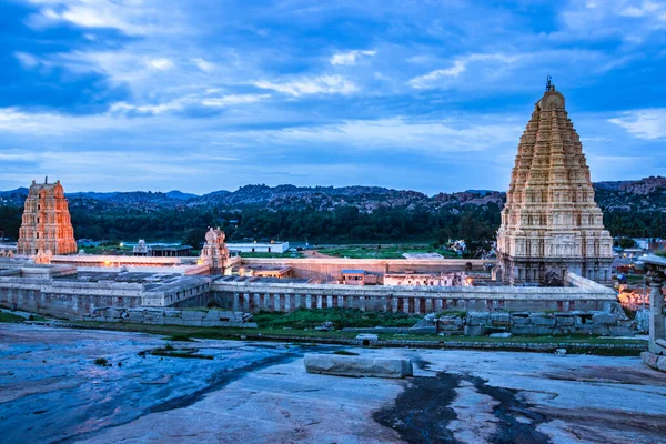 Shree Virupaksha Templo Con Brillante Fondo Cielo Dramático Toma Noche — Foto de Stock