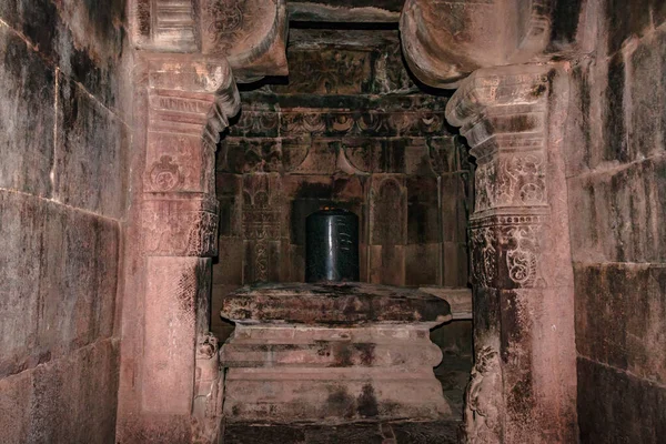 Virupaksha寺Patadakal ShivlingaですHindu方法論で ユネスコの世界遺産の1つで 7世紀から8世紀のCeヒンズー教とジャイナ教の寺院の複合体です — ストック写真