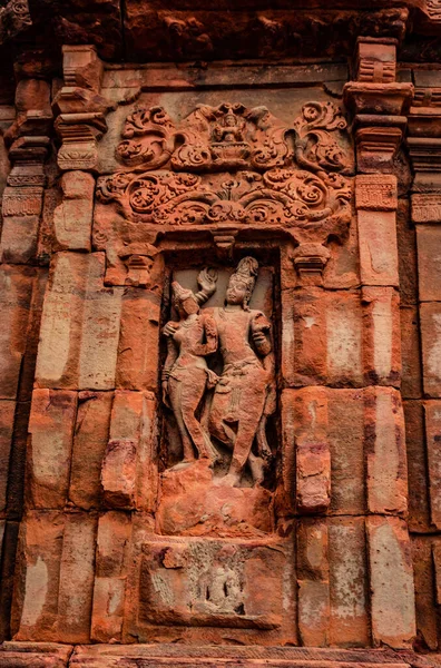 Sochy Hinduistických Bohů Fasádě Chrámu Století Vytesaných Zdí Pattadakal Karnataka — Stock fotografie