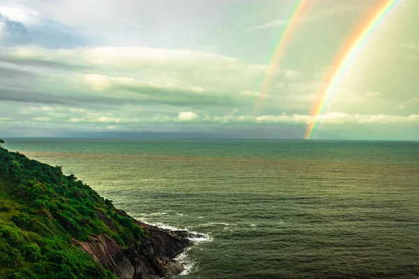 Arco Iris Colorido Sobre Horizonte Del Mar Imagen Del Amanecer —  Fotos de Stock