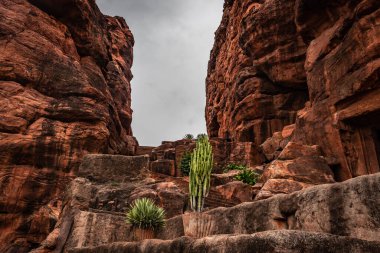 Badami mağarası chalukya hanedanı düz açılı antik taş resim Badami Karnataka Hindistan 'da çekilmiştir. Muhteşem chalukya hanedanlığı sanat eserleri unesco miras alanı ve yeridir..