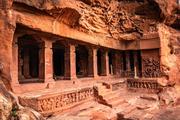 Badami Grotta Ingen Chalukya Dynastin Antika Stenkonst Från Platt Vinkel — Stockfoto