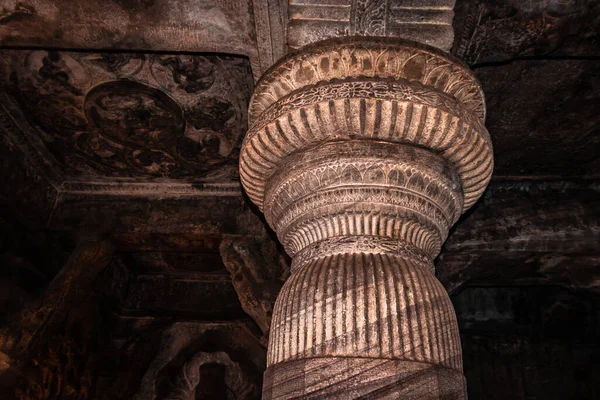 Badami Grot Tempel Interieur Pilaren Steen Kunst Detail Afbeelding Wordt — Stockfoto