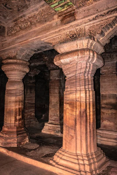 Badami Caverna Templo Pilares Interiores Pedra Arte Detalhes Imagem Tirada — Fotografia de Stock