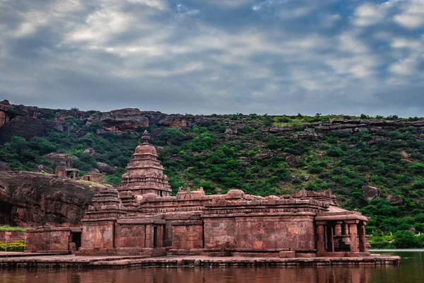 Forntida Tempel Med Berg Bakgrund Morgonen Bilden Visar Skönheten Bhutanatha — Stockfoto