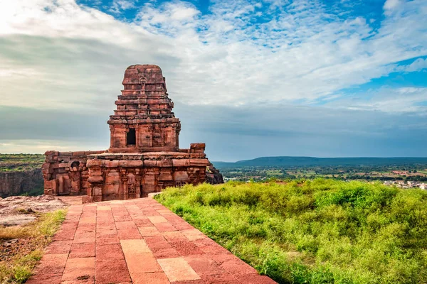 Templo Arte Pedra Antiga Isolado Com Incrível Imagem Céu Tomado — Fotografia de Stock