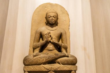 Kutsal Buda 'nın vaazı, kapalı alanlarda korunan tapınak kalıntıları.