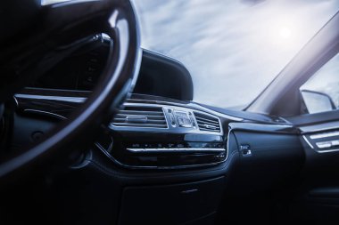 araba iç alan sığ derinliği ile