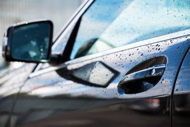 araba kapı kolu ve alanın sığ derinlikte arabanın bir parçası