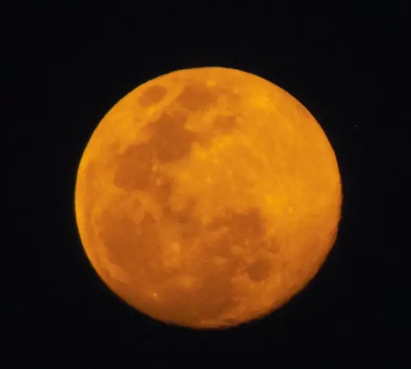 Czerwony Pełnia Księżyca Czarnym Tle — Zdjęcie stockowe