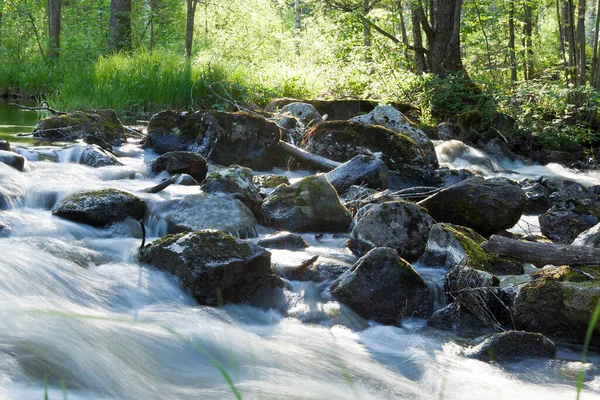 Río Salvaje Suecia Fotografiado Con Larga Exposición — Foto de Stock