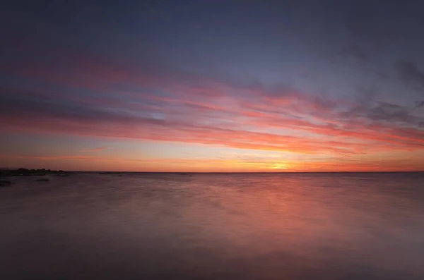 Pôr Sol Sobre Mar Báltico Sul Suécia Fotografado Com Longa — Fotografia de Stock