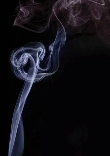 Ola de humo sobre fondo negro —  Fotos de Stock