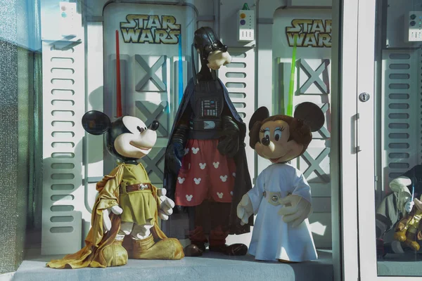 Franciaország Párizs Február 2016 Disney Karakterek Öltözött Mint Star Wars Stock Fotó