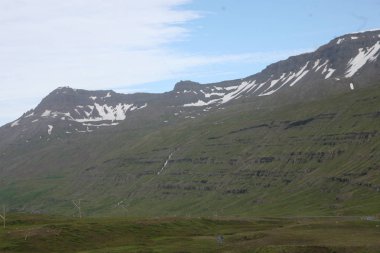 İzlanda 'daki tipik dağ manzarası 