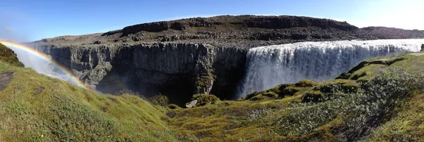 Летняя Яркая Радуга Над Водопадом Деттифосс Исландии Королевский Водопад Деттифосс — стоковое фото