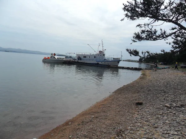 Baykal göl gemisi seyahat ediyor