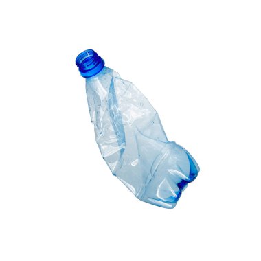 Buruşmuş plastik şişe. çöp atığı beyaz arkaplan