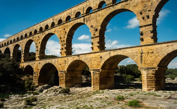 Pont du Gard Fransa 'da antik Roma su kemeri