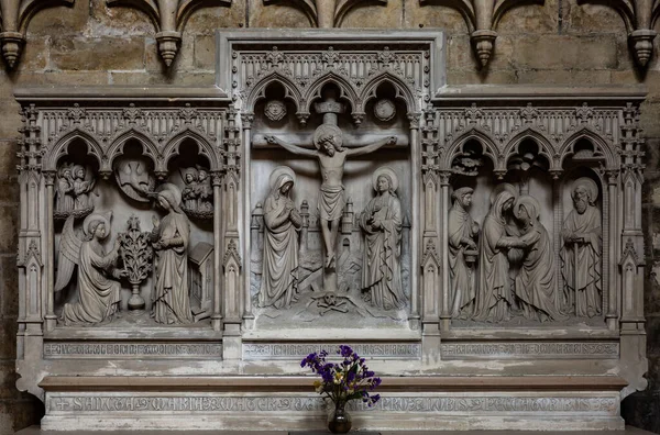 Reliëf sculptuur van Jezus Christus Brussel kerk interieur Rechtenvrije Stockfoto's