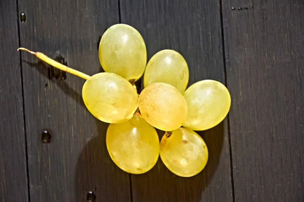 Uvas Verdes Maduras Fecham Bando Uvas Verdes Recém Colhidas Uma — Fotografia de Stock