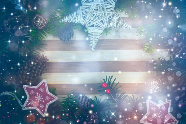 Fondo Navideño Con Decoraciones Conos Pino Sobre Tabla Madera —  Fotos de Stock