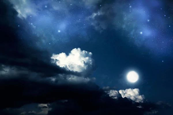 Sfondi Cielo Notturno Con Stelle Luna Nuvole — Foto Stock