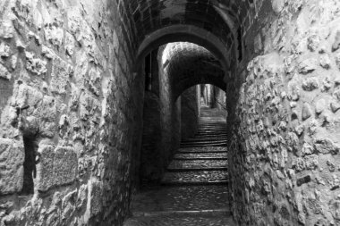 İspanya 'nın en iyi korunmuş mahallelerinden biri olan Girona' nın tarihi merkezi ve Yahudi mahallesi (İspanya).